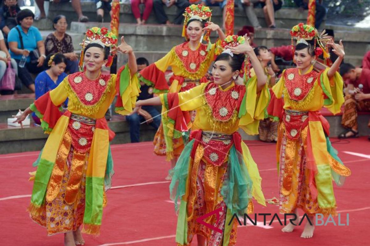 Ikuti PKB, seniman Tangerang Selatan promosikan pariwisata daerahnya