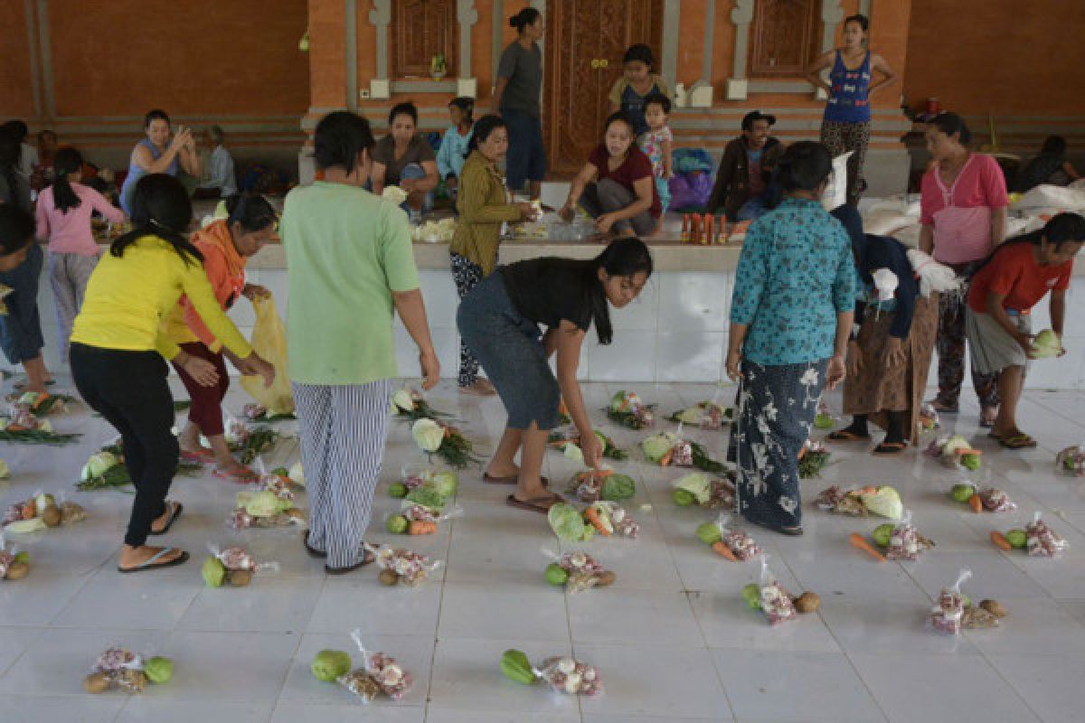 Mensos harapkan Pemkab Karangasem monitor kebutuhan pengungsi