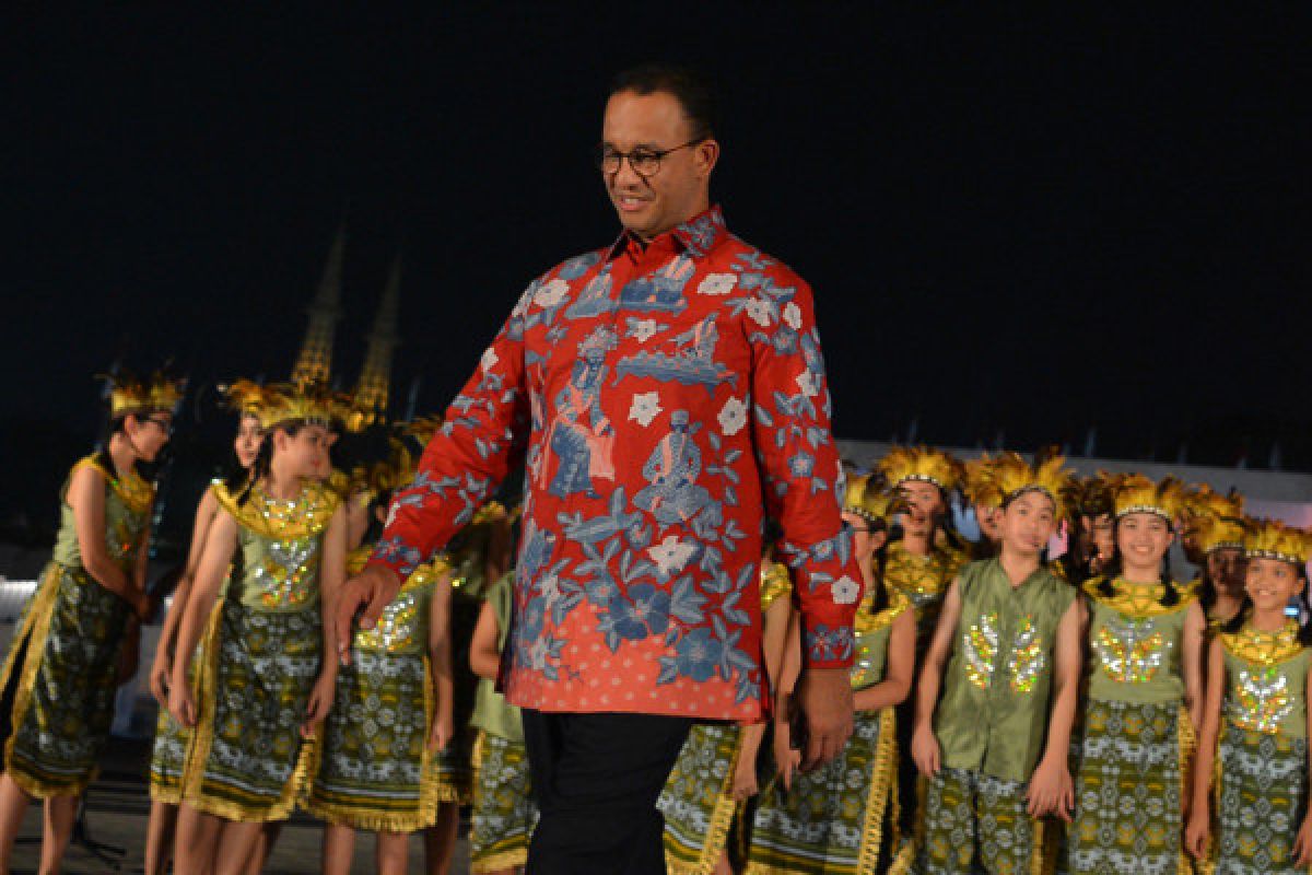 Anies resmikan revitalisasi RTH Lapangan Banteng