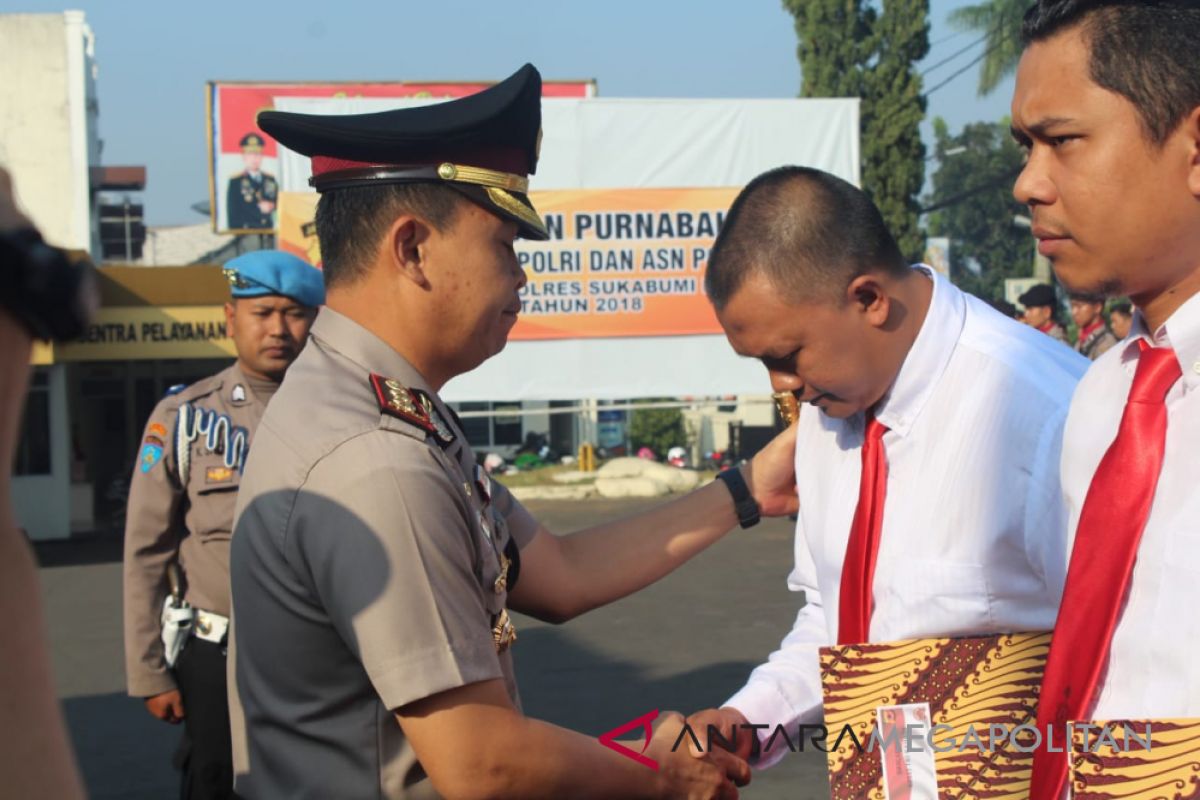 Banyak ungkap kejahatan, anggota Polres peroleh penghargaan