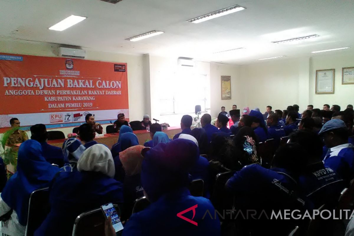 KPU Karawang terima pendaftaran bacaleg tiga parpol