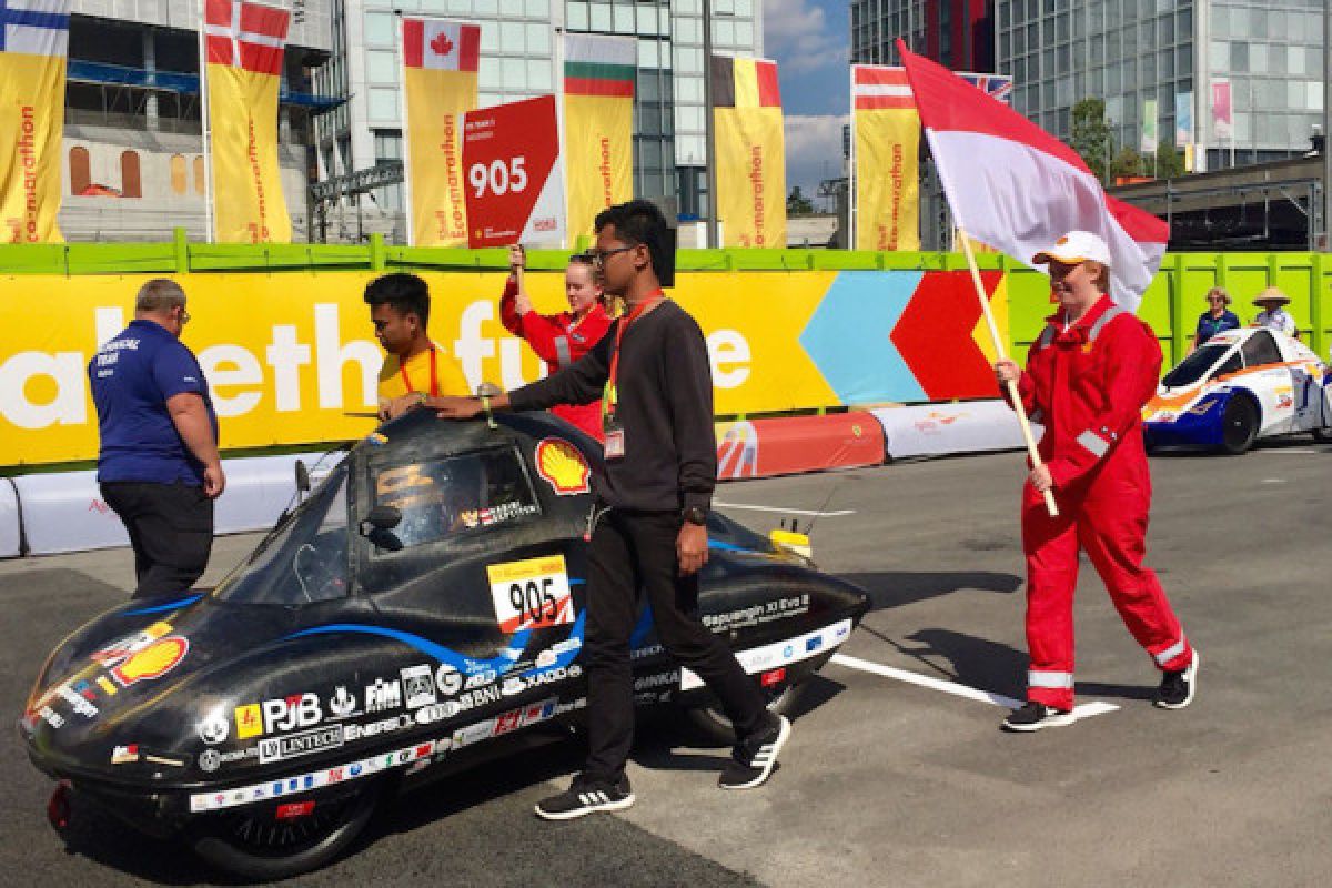 Tim Sapuangin dari ITS Team 2 Surabaya juara DWC di London