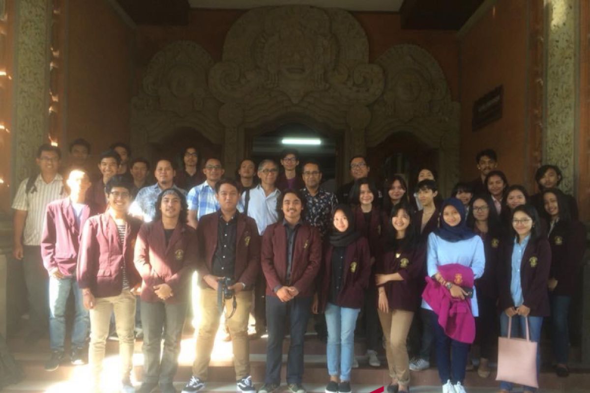 Mahasiswa ISI Denpasar studi ekskursi ke Petra Surabaya