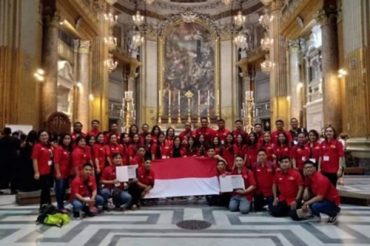 Paduan suara JYC raih penghargaan di Roma