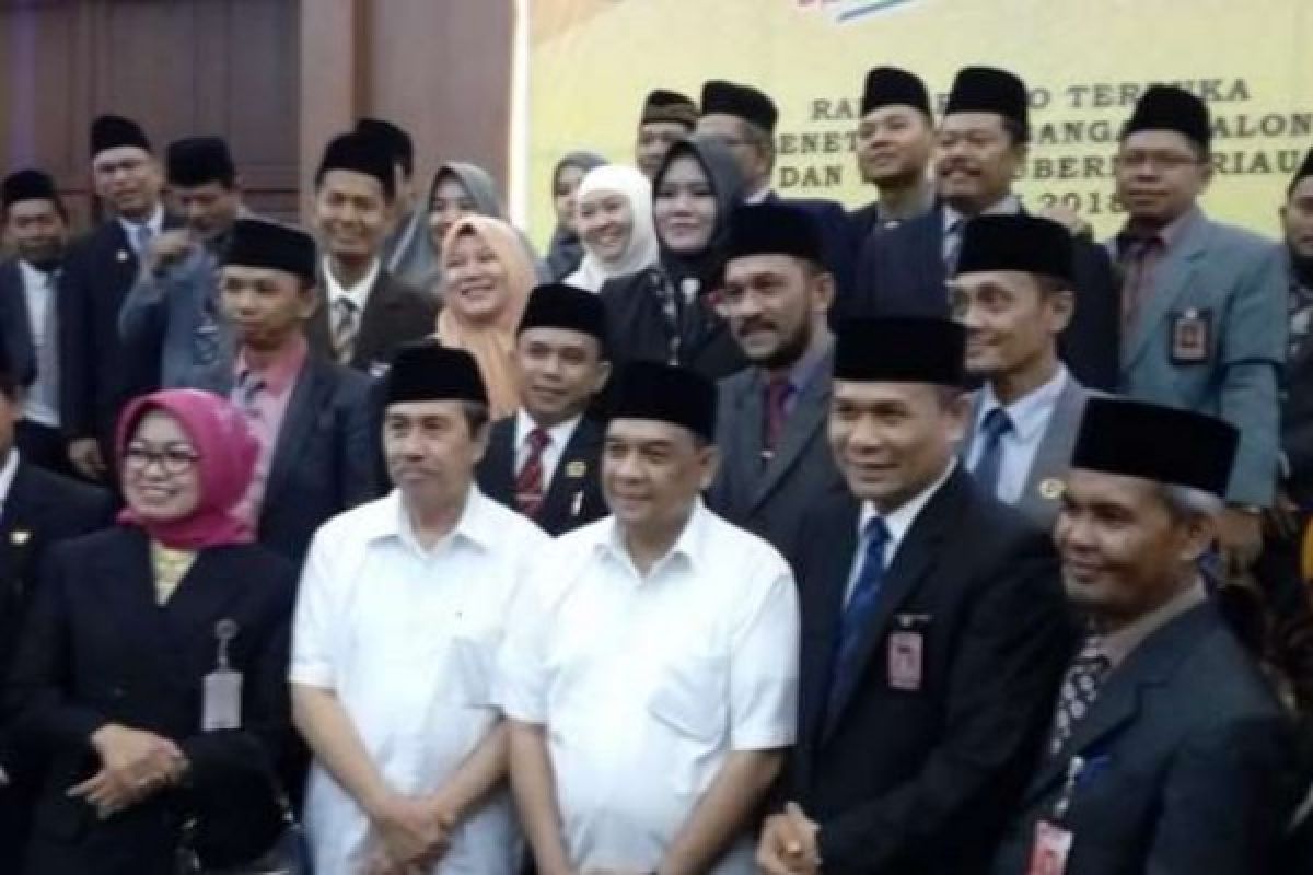Tak ada Gugatan MK, Syamsuar-Edy Natar Nasution Ditetapkan Sebagai Gubernur-Wagub Riau