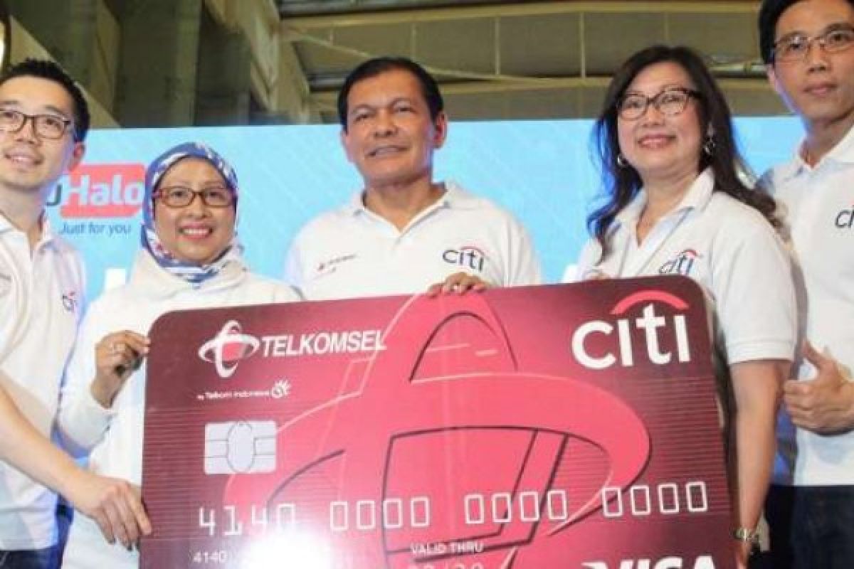 Telkomsel Kampanye  "Live Large" Bagi Citi Telkomsel Credit Card  