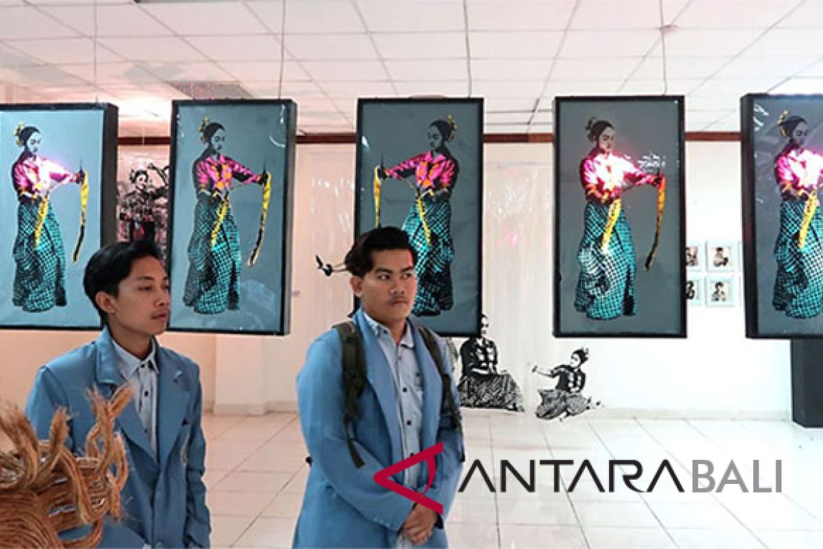 24 mahasiwa Undiksha adakan pameran seni rupa