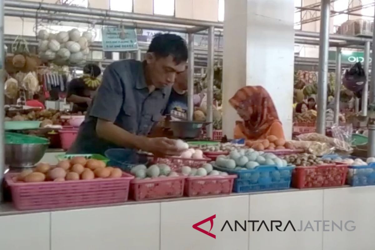 Pasokan terbatas, harga telur di Temanggung melonjak