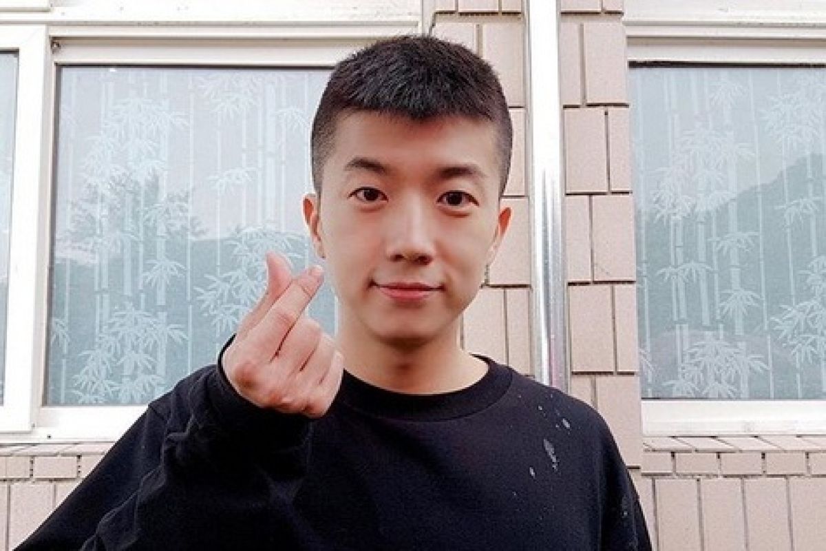 Wooyoung 2PM mulai wajib militer