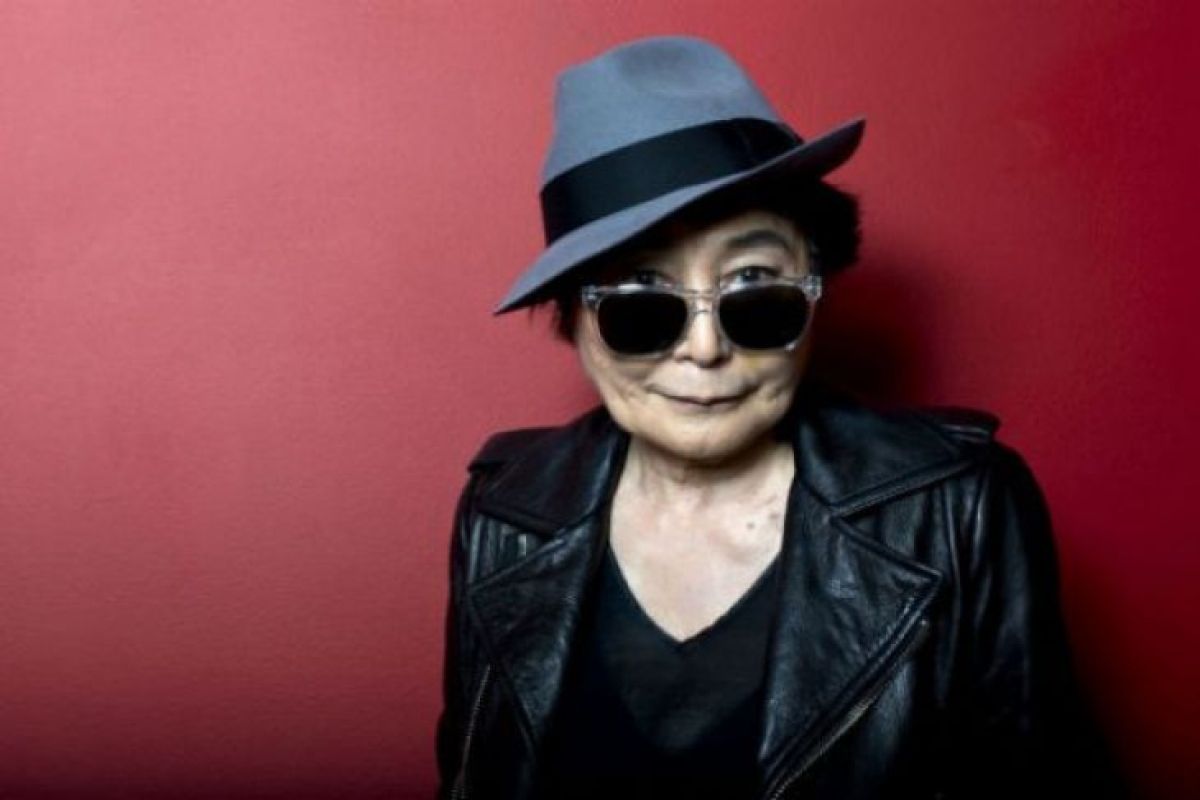 Yoko Ono umumkan album baru "Warzone"