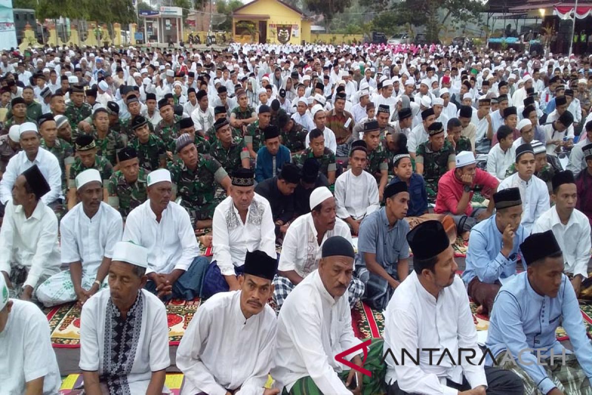 Ribuan jamaah zikir akbar di Aceh Timur