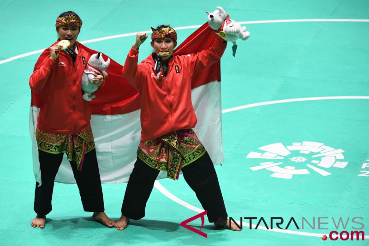 Asian Games (pencak silat) - Indonesia wins gold medal in women`s double art
