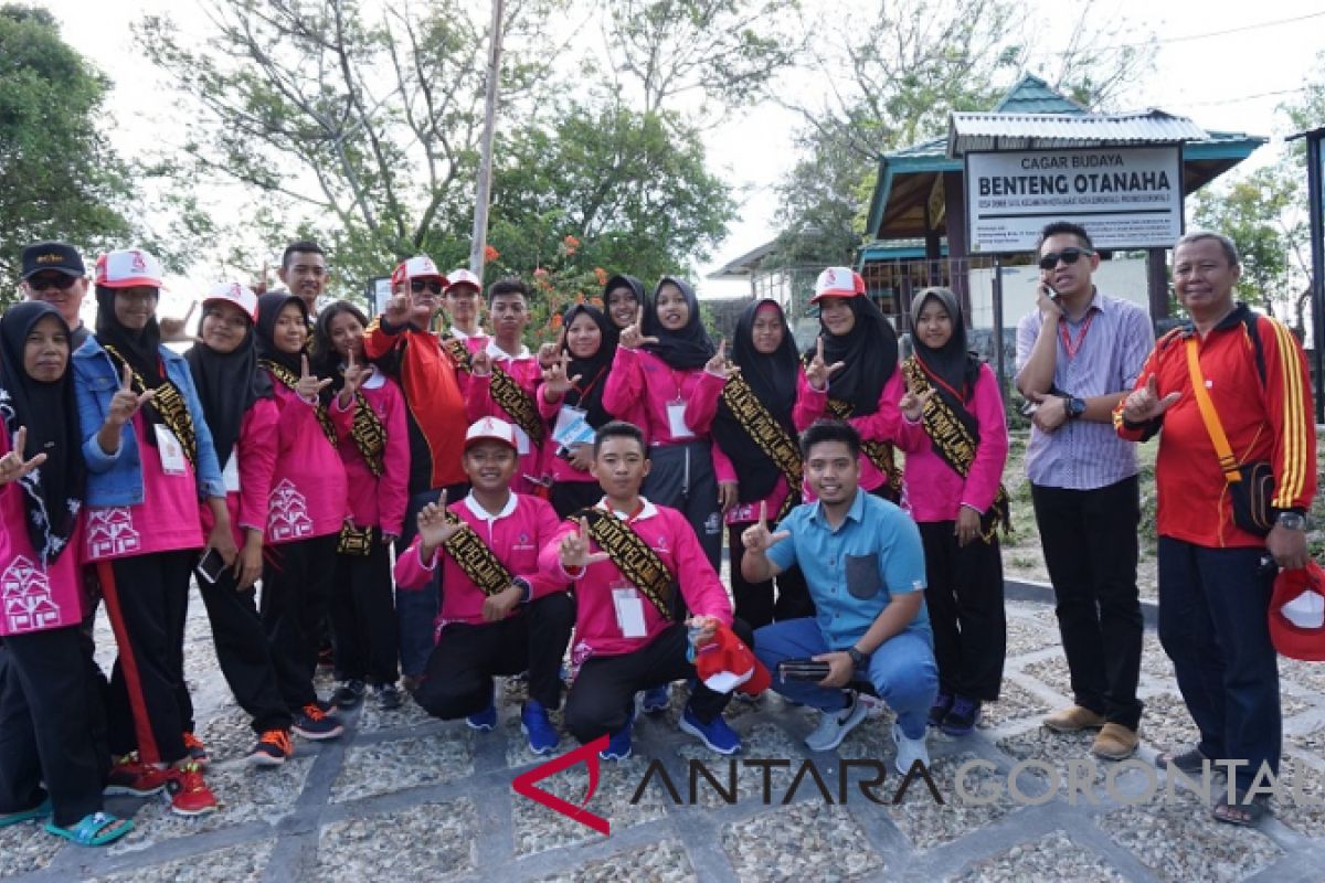 Warga Tangerang Pasang Bendera Merah Putih Sebulan