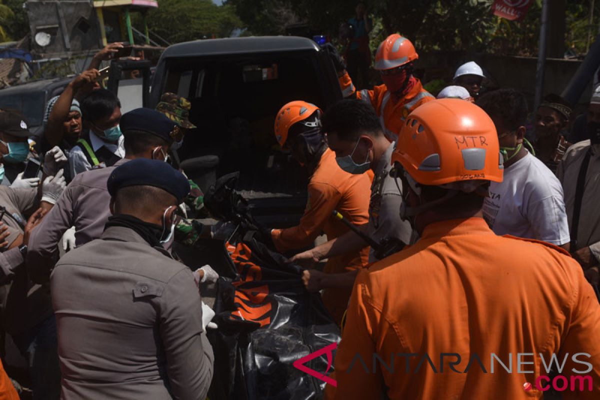 Tiga warga Lombok Barat meninggal tertimpa bangunan