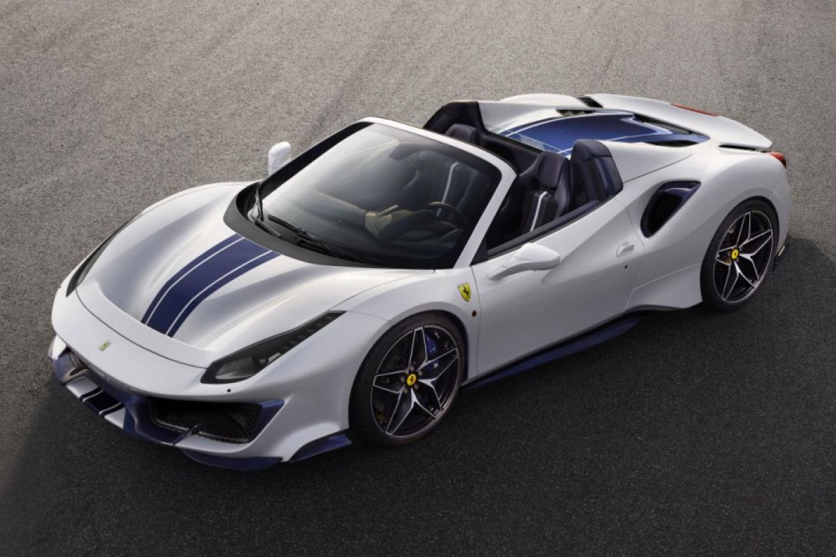 Ferrari perkenalkan 488 Spyder Pista di Pebble Beach