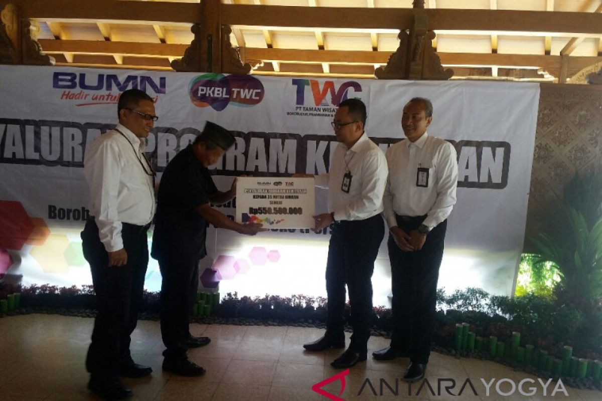 TWC serahkan bantuan program kemitraan bina lingkungan