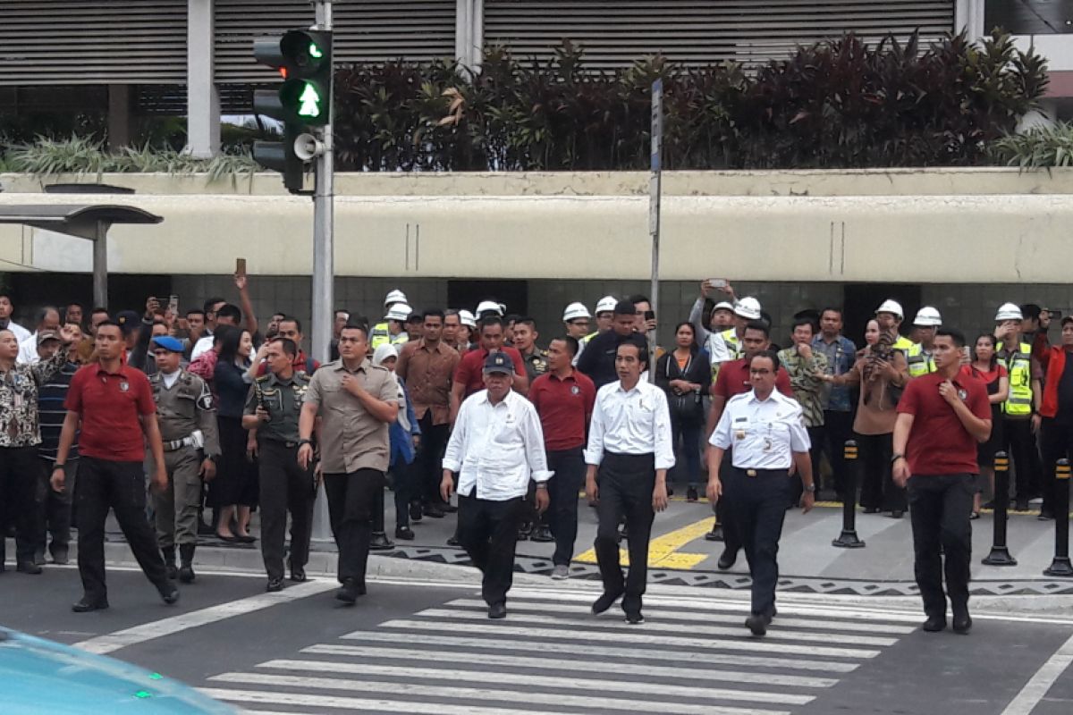 Presiden blusukan tinjau jalur trotoar