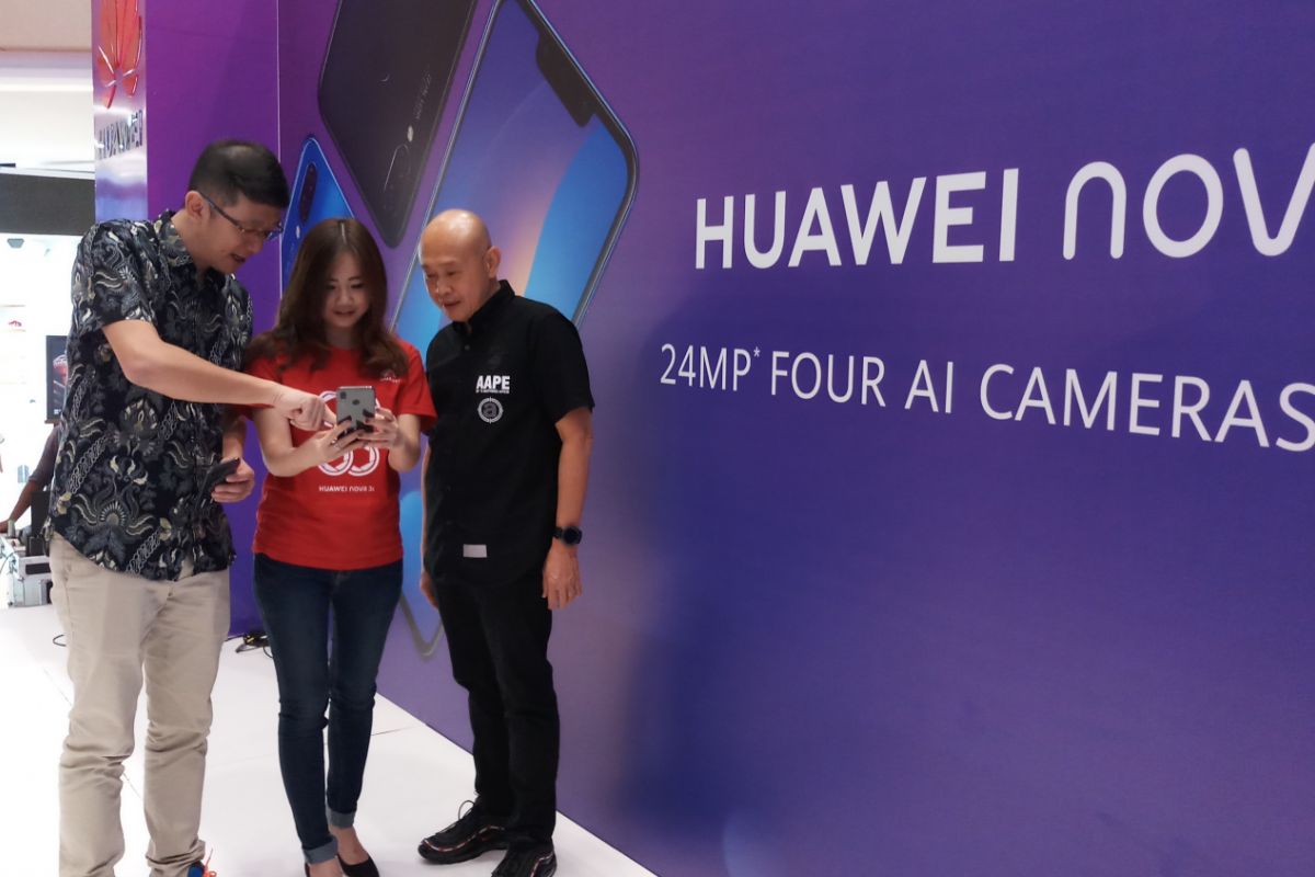 Huawei Bidik Segmen Anak Muda Surabaya