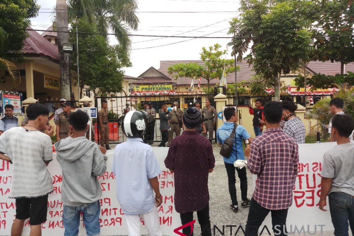 Didemo mahasiswa pwngusaha merasa difitnah