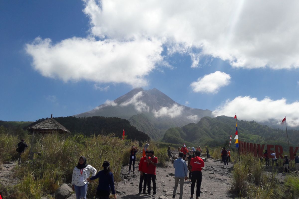 BUMN HADIR - SMN Kalteng menikmati wisata " Lava Tour Merapi"