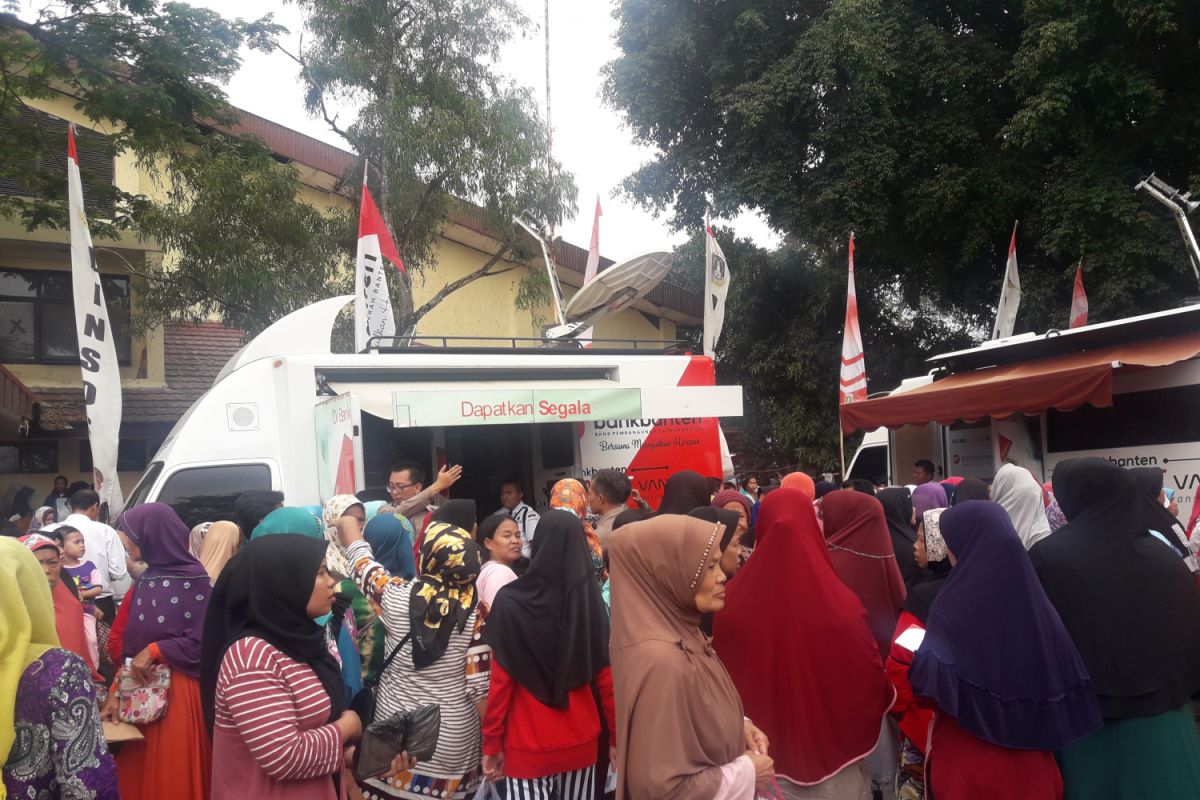 Pemprov Banten Salurkan Jamsosratu Dan Kartu Multi Guna