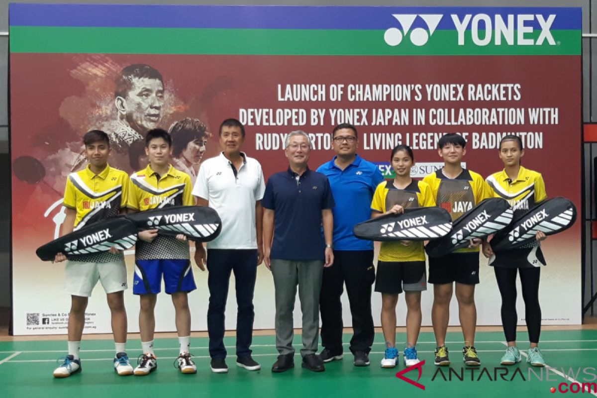 Rudy Hartono kolaborasi dengan Yonex ciptakan raket murah