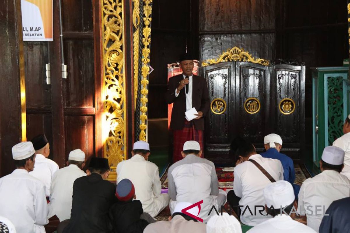 Dahnial Kifli sholat Idul Adha di Mesjid Su'ada Simpur