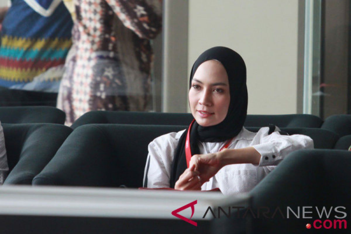 Kpk Panggil Model Steffy Burase Antara News