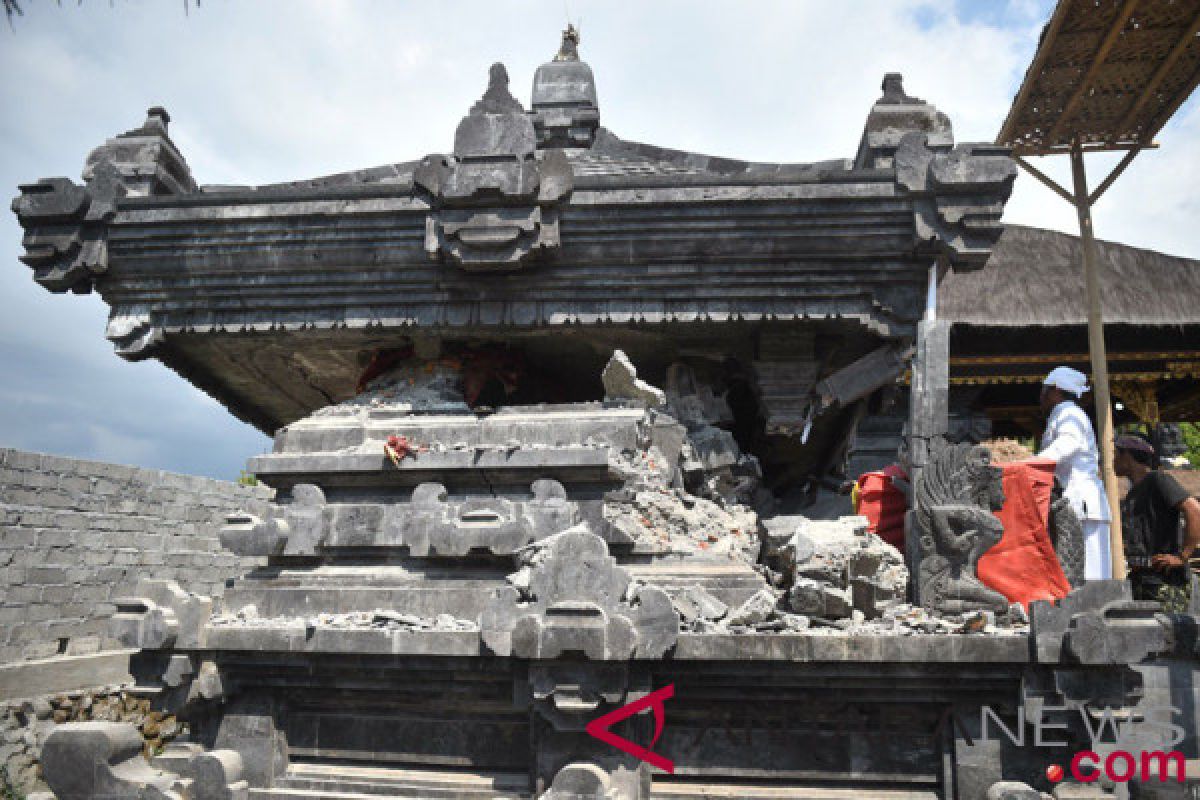 Warga lihat cahaya hijau saat gempa 7 SR