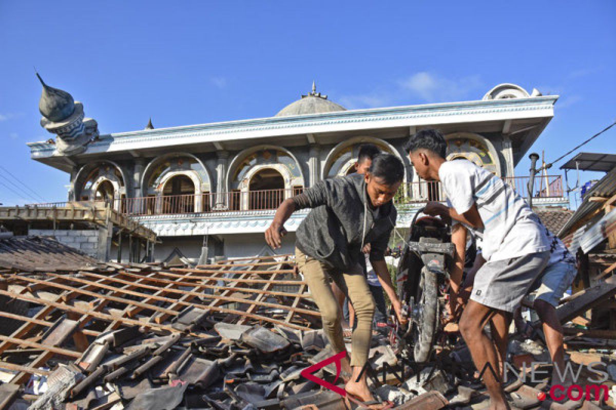 Laporan dari Mekkah - Menag ajak calhaj doakan korban gempa NTB
