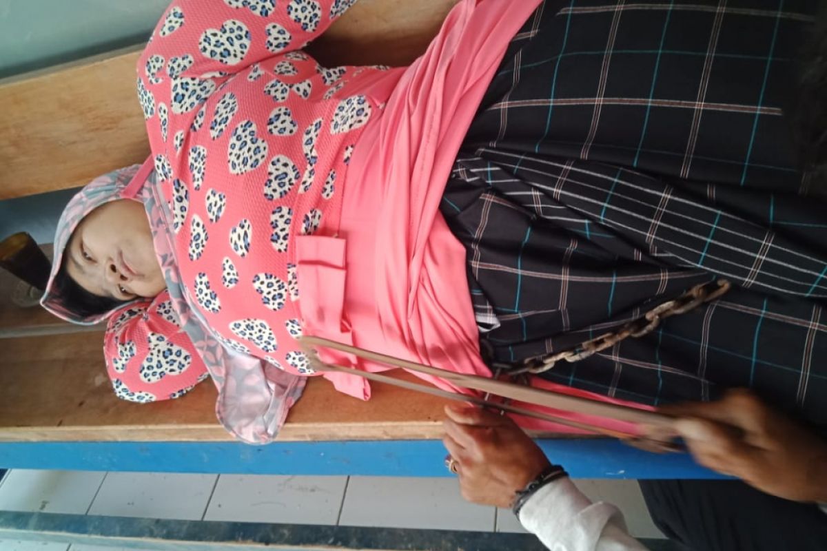 Mantan TKW Sukabumi dirantai akibat gangguan jiwa