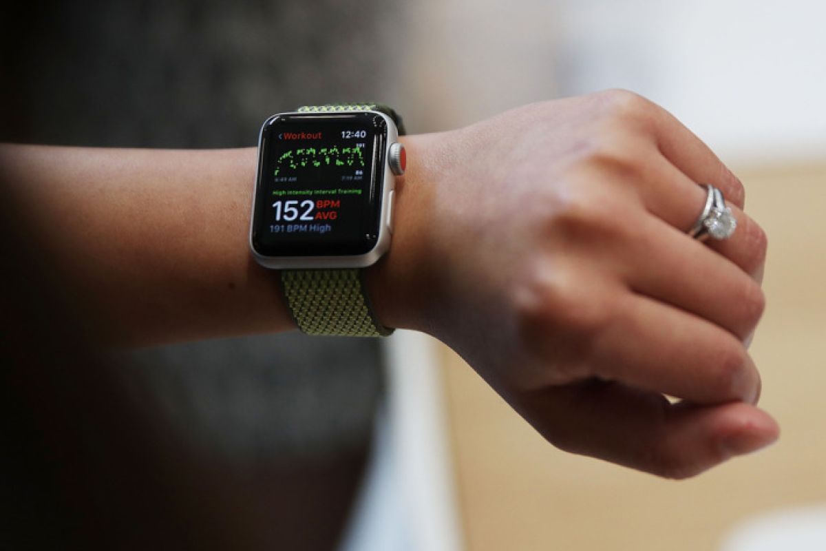 Pelajar magang diselidiki Apple atas dugaan merakit Apple Watch