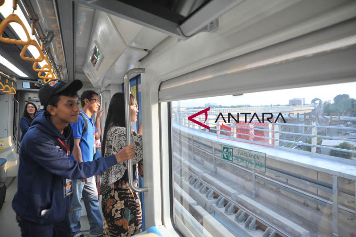 Pengguna LRT Palembang mulai normal