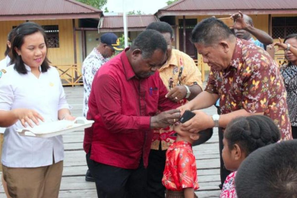 Bupati Asmat buka kampanye campak-rubella di Agats