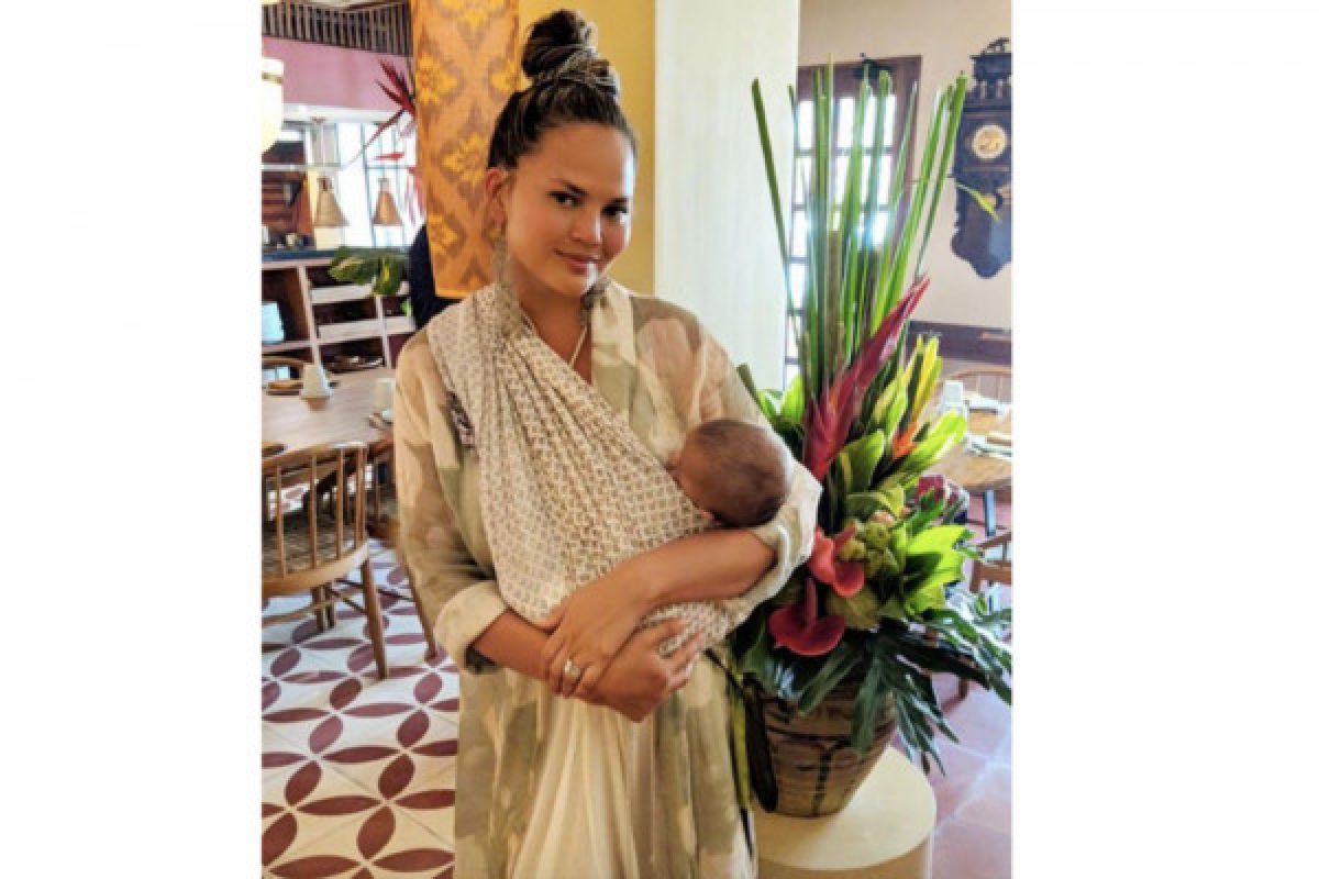 Chrissy Teigen juga rasakan gempa di Bali