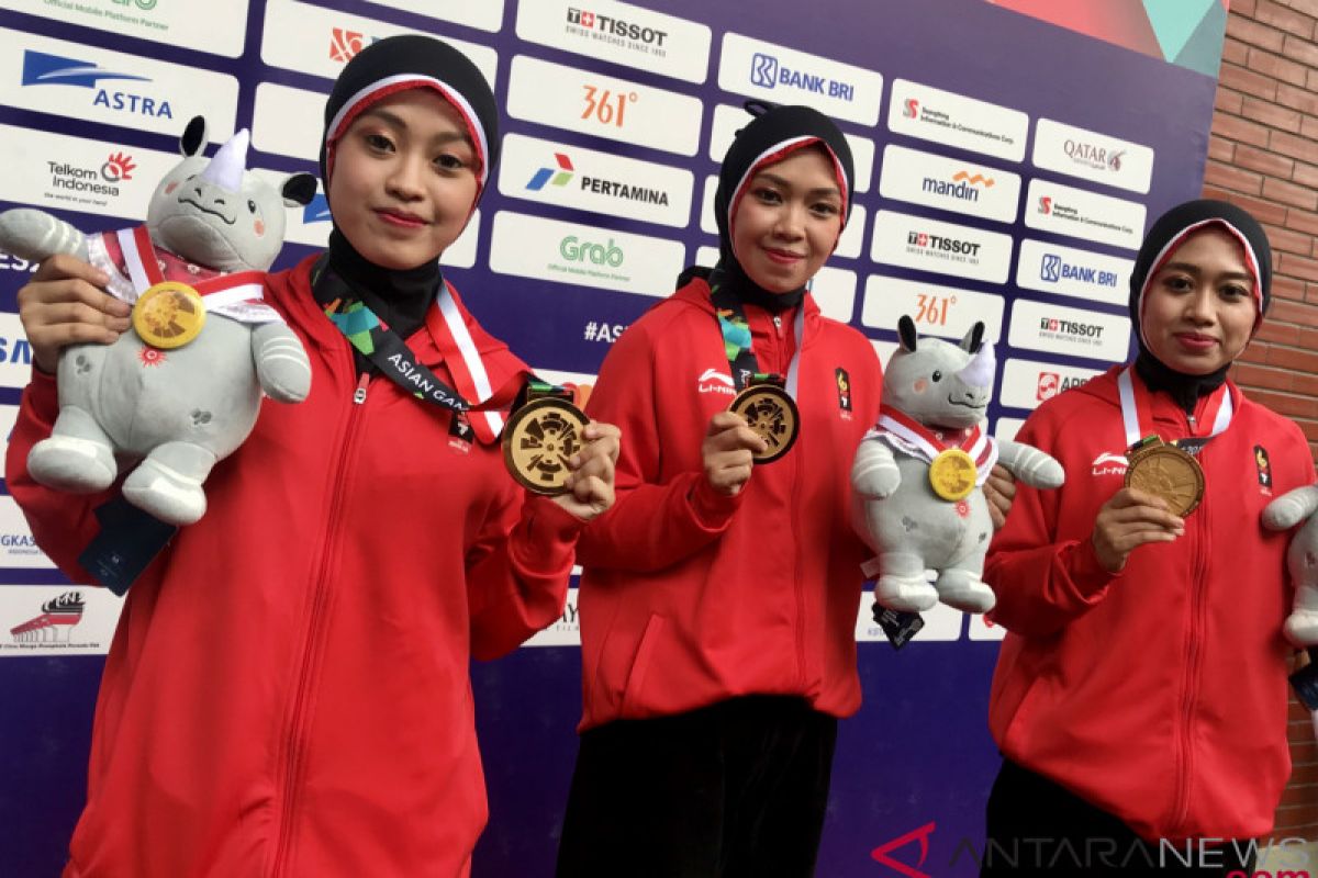 Teriakan "Indonesia" dari suporter jadi penyemangat beregu putri raih emas