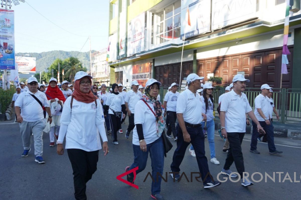 BUMN Hadir - Jalan Sehat Eratkan Hubungan Masyarakat Dengan BUMN