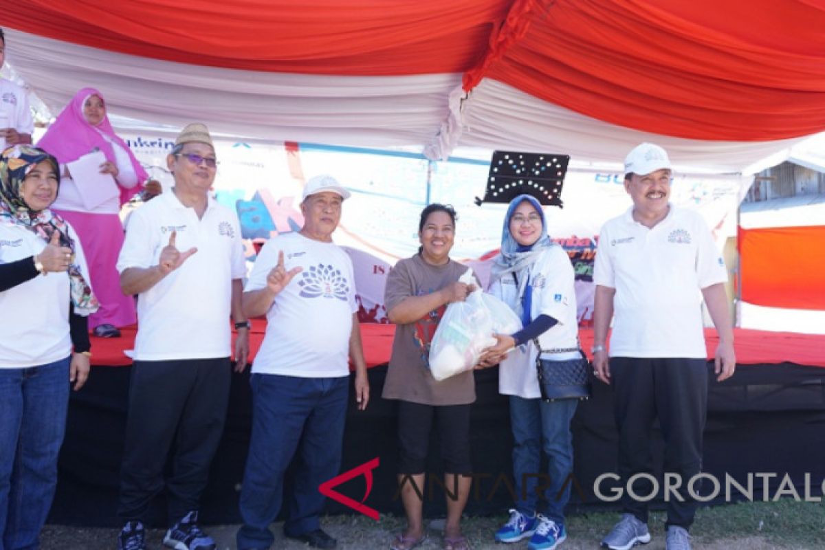 BUMN Hadir - Masyarakat Gorontalo Apresiasi Pasar Murah BUMN