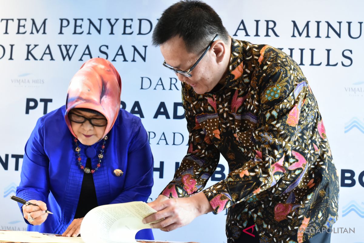 Pemkab Bogor menandatangani serah terima aset