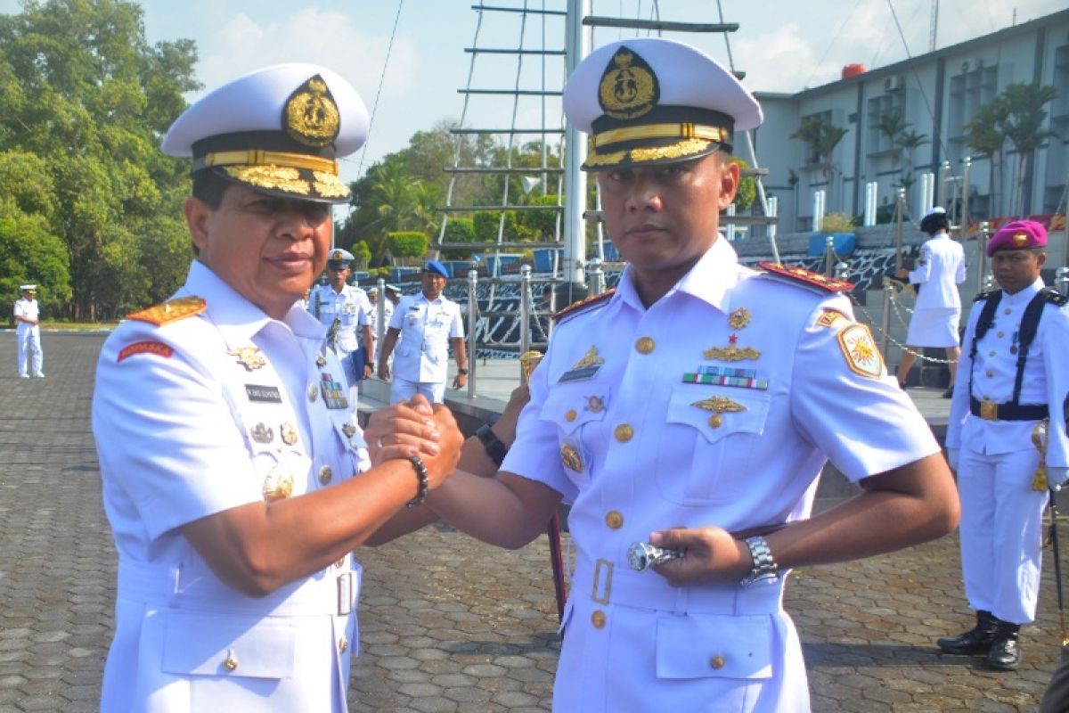 Letkol Catur Yogiantoro danlanal termuda di Indonesia