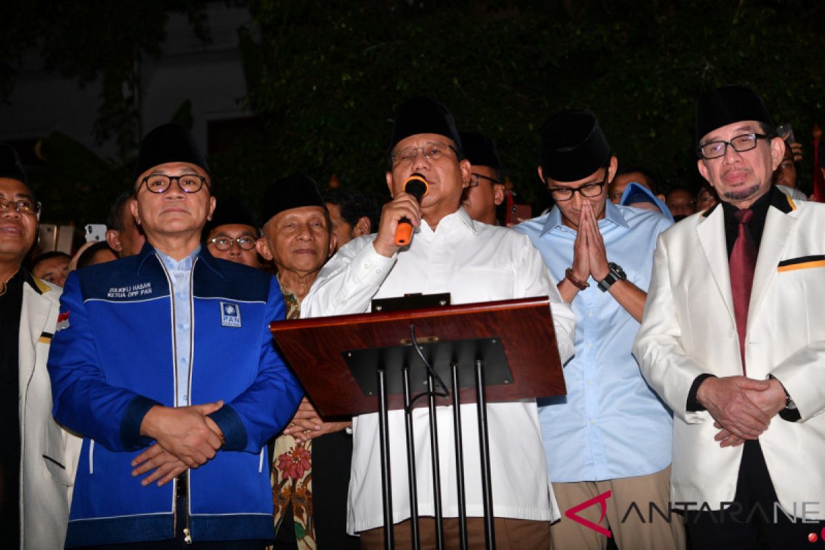Prabowo-Sandiaga mendaftar setelah Shalat Jumat di Istiqlal