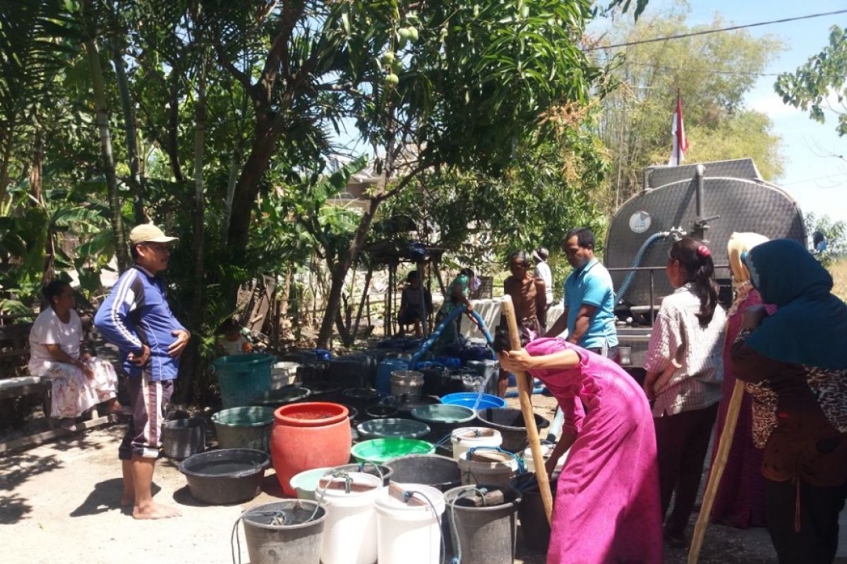 BPBD Bojonegoro Distribusikan Air Bersih di Sukosewu