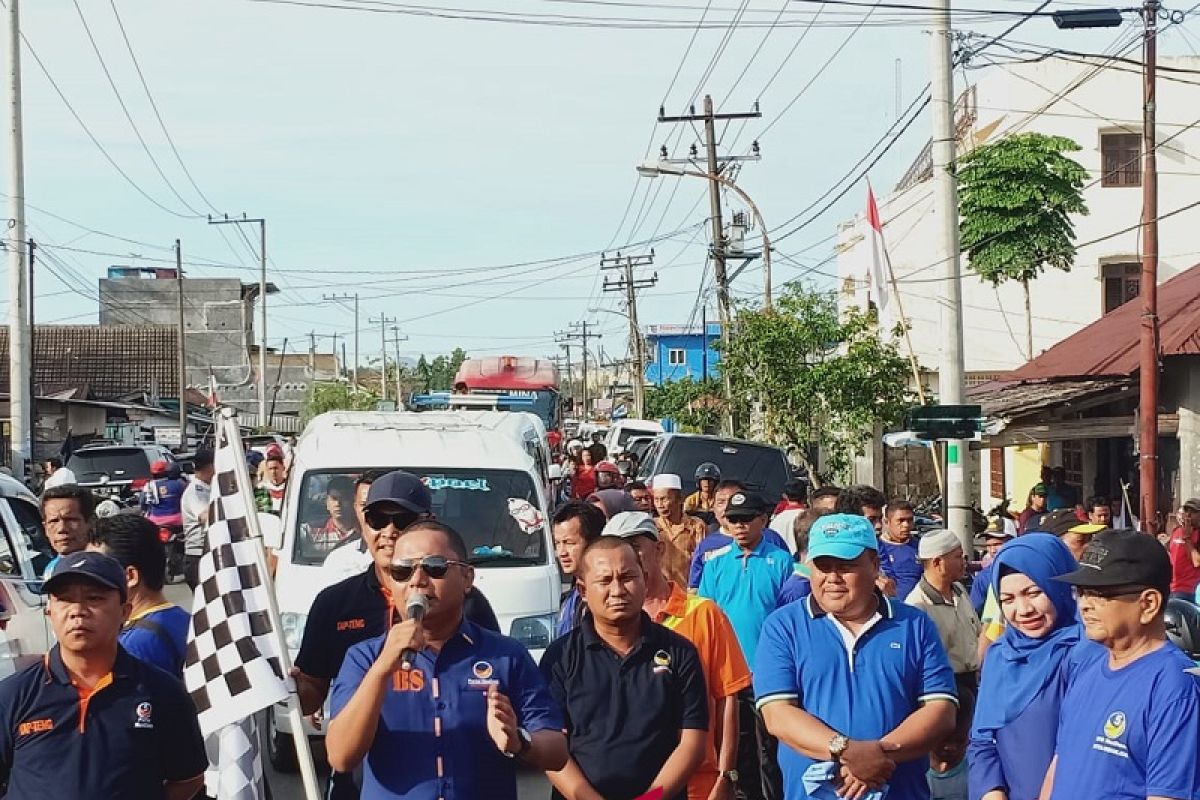 Ribuan masyarakat ikuti gerak jalan santai partai Nasdem