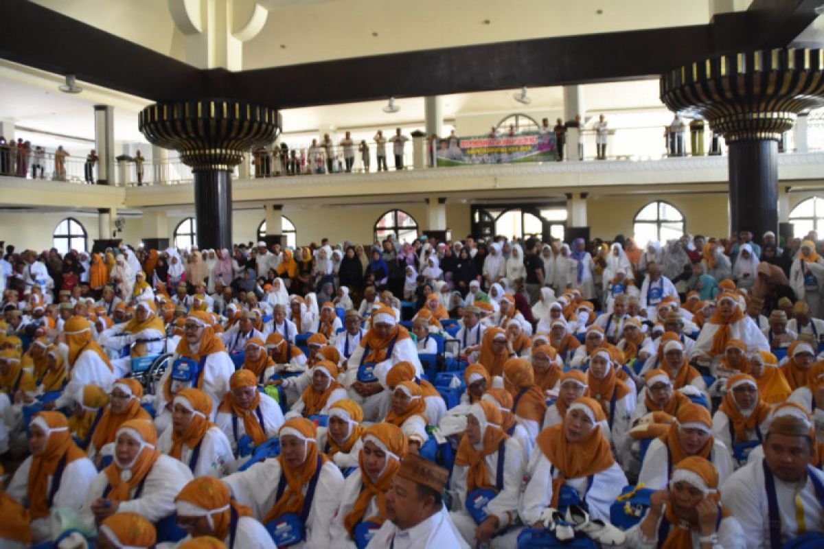 Bupati Gorontalo Minta Calon Haji Doakan Bangsa