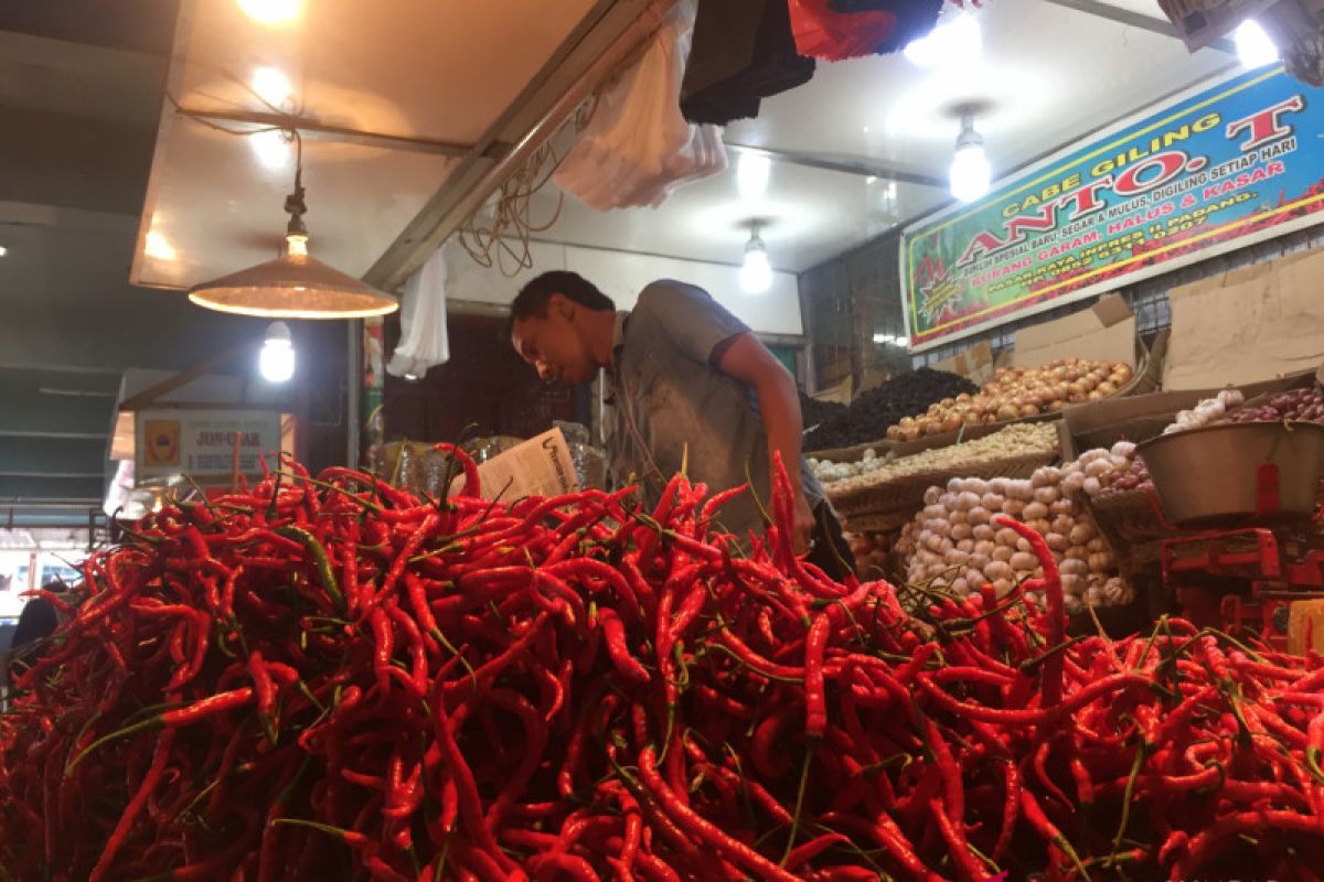Harga cabai merah di Pasar Raya Padang turun