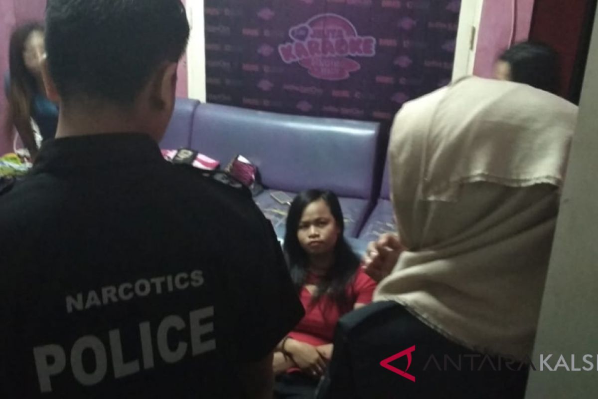 Pengunjung hiburan karaoke di Banjarbaru positif gunakan Narkoba