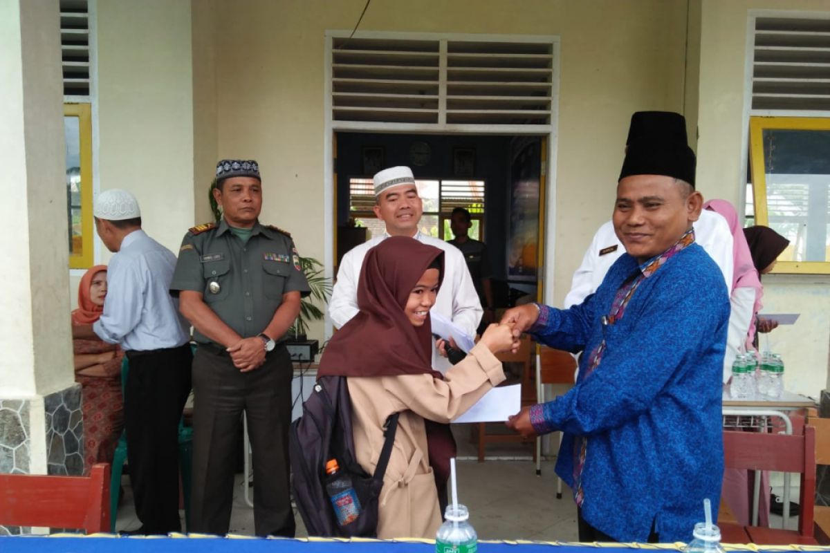 Baznas Pasaman salurkan bantuan untuk keluarga kurang mampu