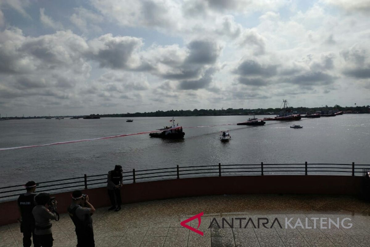 Merah putih dibentangkan di sungai-sungai Kalteng