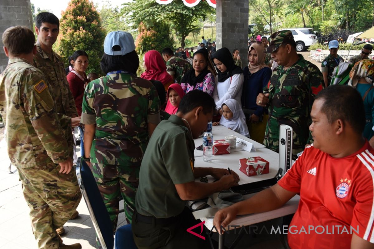 TNI-US Army gelar pengobatan gratis bagi warga Sentul