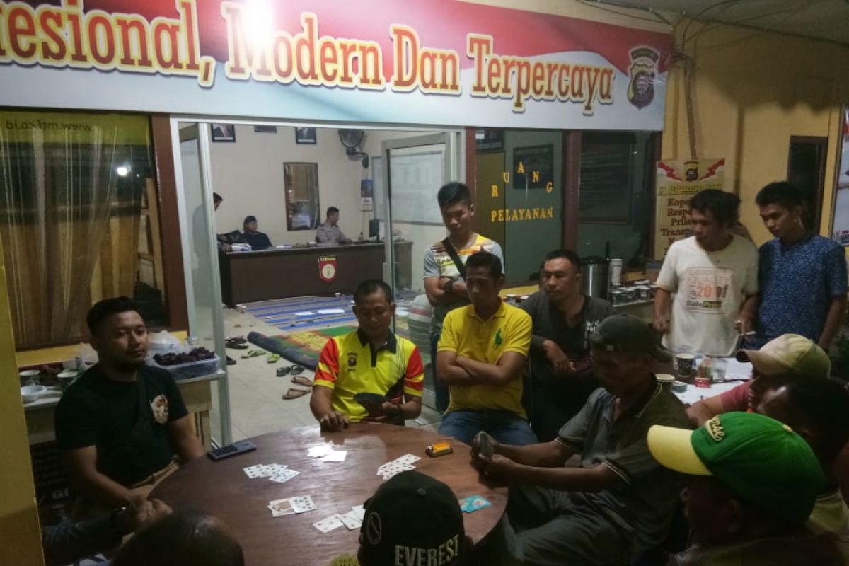 Polsek Sintang gelar perlombaan rakyat meriahkan HUT RI ke-73